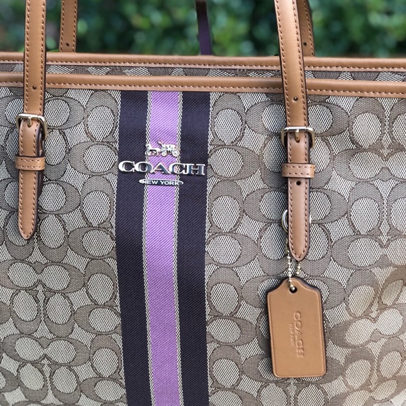 NWT Coach  Zip Top Tote In Signature With Stripe - Picture 7 of 8
